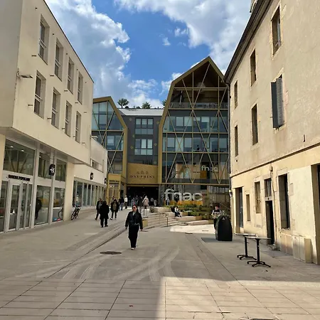 Hyper Centre, Rue De La Liberte, Calme *